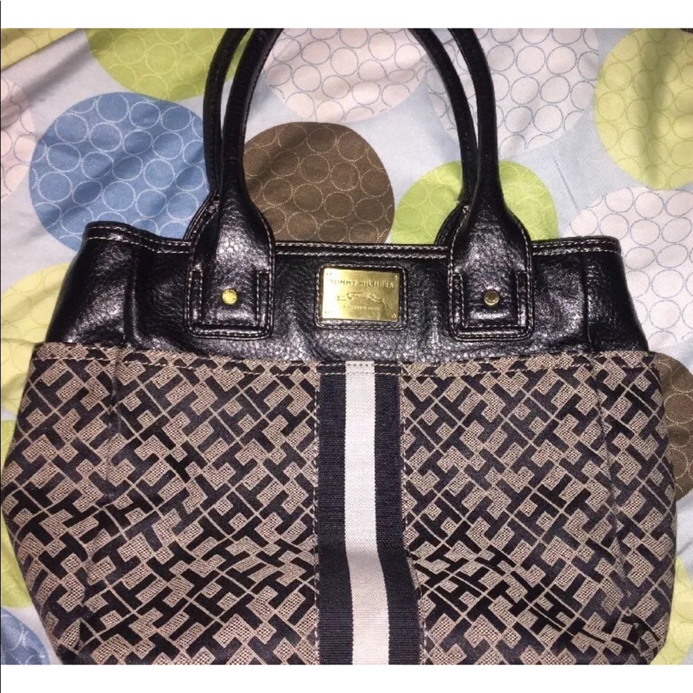 Medium Size Purse Handbag Tommy Hilfiger EUC